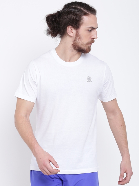 

Reebok Classic Men White F STARCREST Solid Round Neck T-shirt