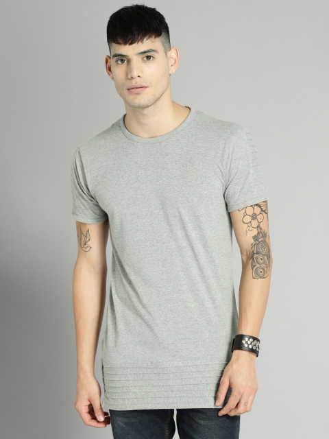

Roadster Men Grey Solid Round Neck T-shirt