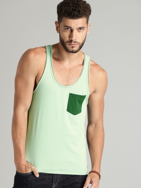 

Roadster Time Travlr Men Green Sleveless T-shirt with Raw Edges