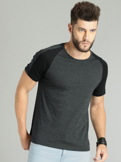 

Roadster Men Charcoal Grey Solid Round Neck Pure Cotton T-shirt