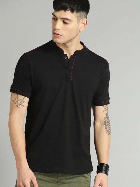 

Roadster Men Black Solid Henley Neck T-shirt