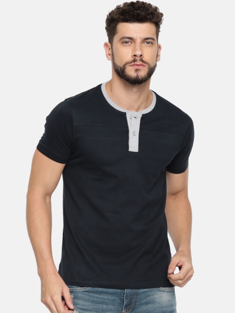 

Roadster Men Navy Blue Solid Henley Neck T-shirt