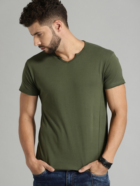 

Roadster Men Olive Green Solid V-Neck T-shirt