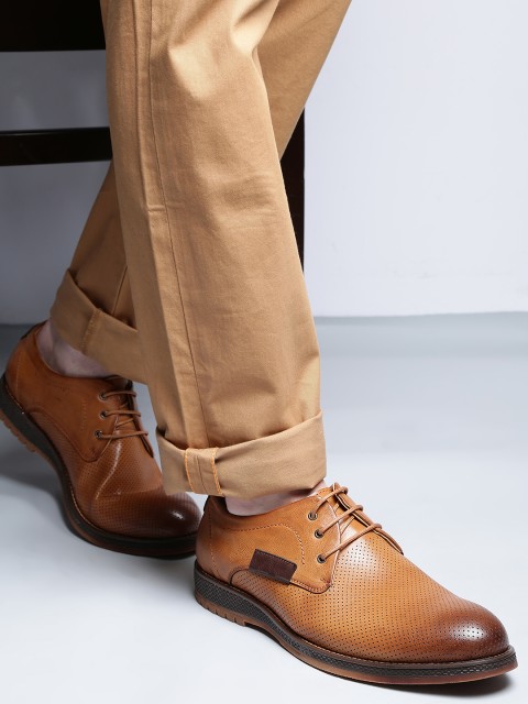 

INVICTUS Men Tan Brown Formal Derbys