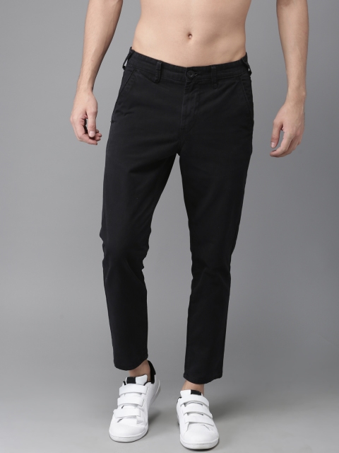 

HERE&NOW Men Black Slim Fit Solid Cropped Chinos