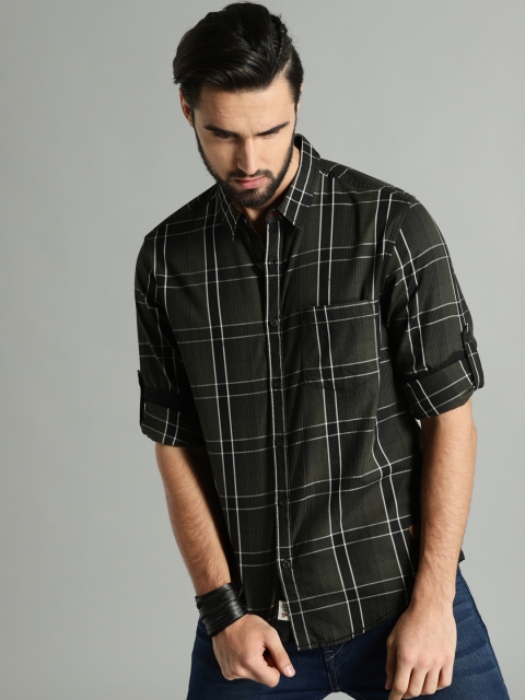 

Roadster Men Olive Green & Black Regular Fit Checked Casual Shirt