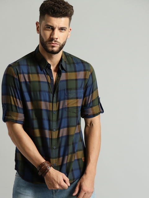 

Roadster Men Blue & Green Regular Fit Checked Casual Shirt