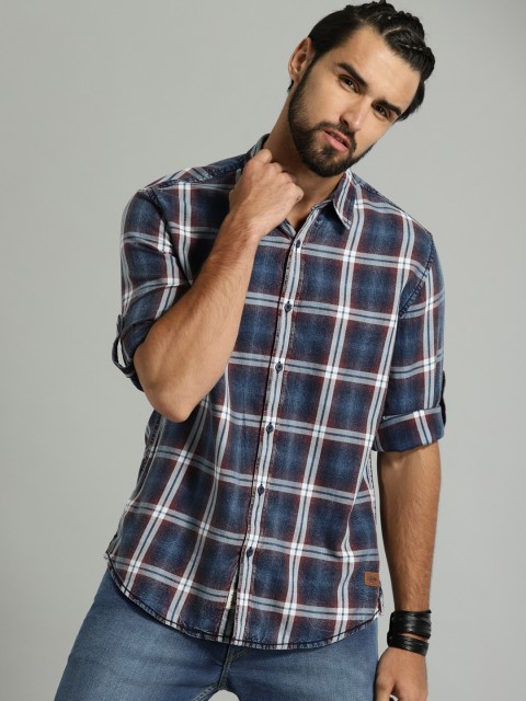 

Roadster Men Blue & Red Regular Fit Checked Indigo Casual Shirt