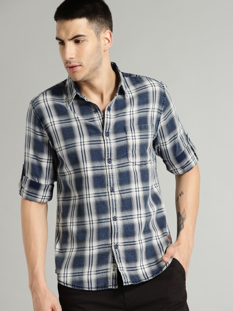 

Roadster Men Navy Blue & Grey Regular Fit Checked Casual Shirt