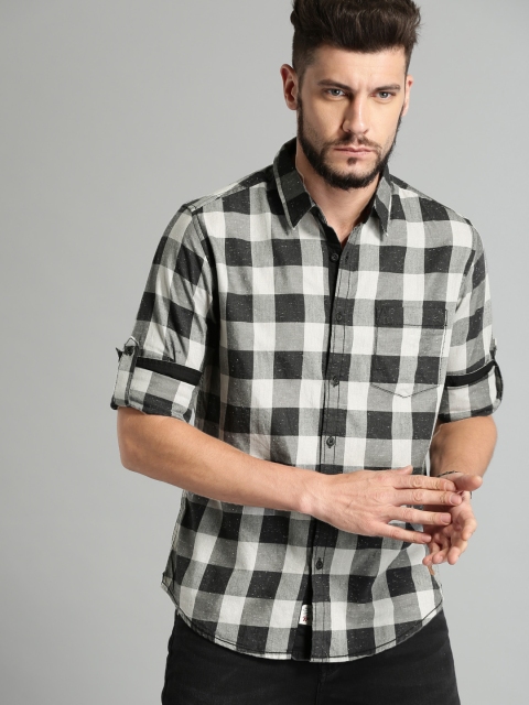 

Roadster Men Grey & Black Regular Fit Fancy Checked Casual Shirt