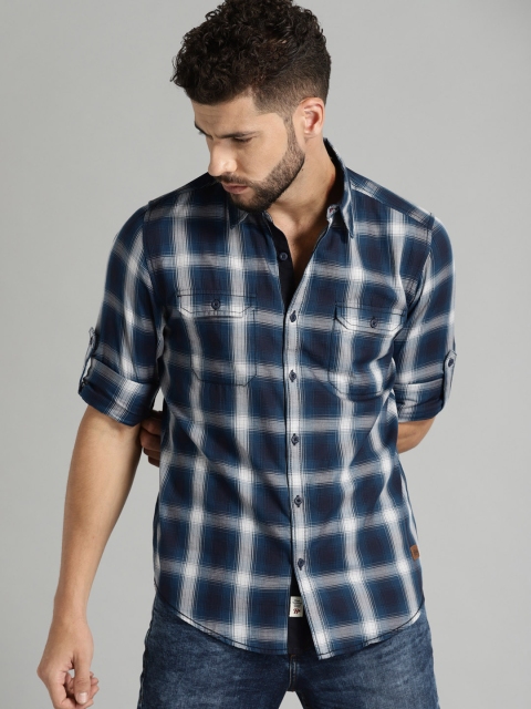 

Roadster Men Blue & Off-White Regular Fit Checked Casual Shirt