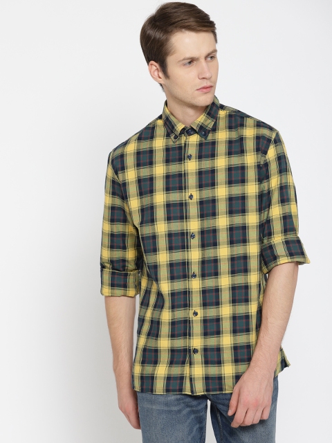 

MANGO MAN Men Yellow & Green Regular Fit Checked Casual Shirt