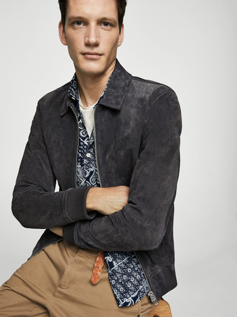 

MANGO MAN Men Navy Blue & White Regular Fit Printed Casual Shirt