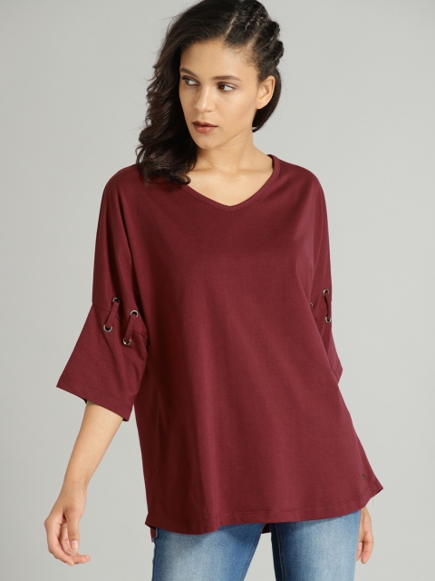 

Roadster Women Maroon Solid V-Neck T-shirt