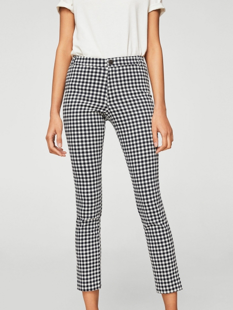

MANGO Women Navy Blue & White Regular Fit Checked Regular Trousers