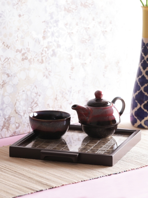 

VarEesha Beige Handcrafted Rectangluar Banana Fibre and Glass Base Tray