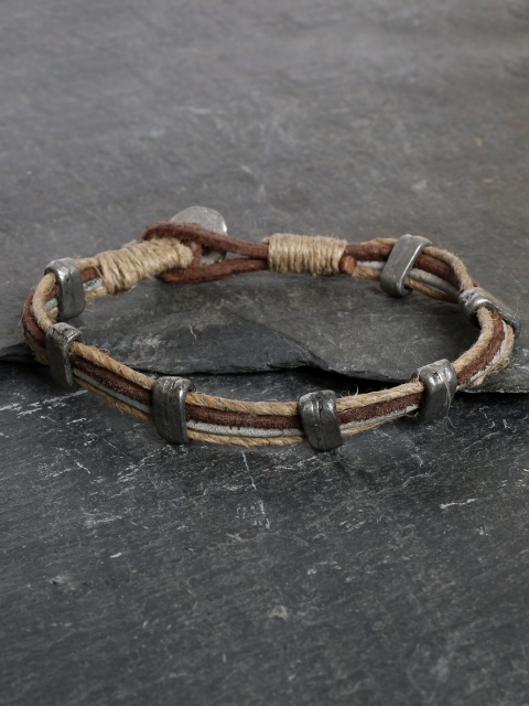 

UNKNOWN by Ayesha Men Brown & Silver-Toned Leather Multistranded Bracelet