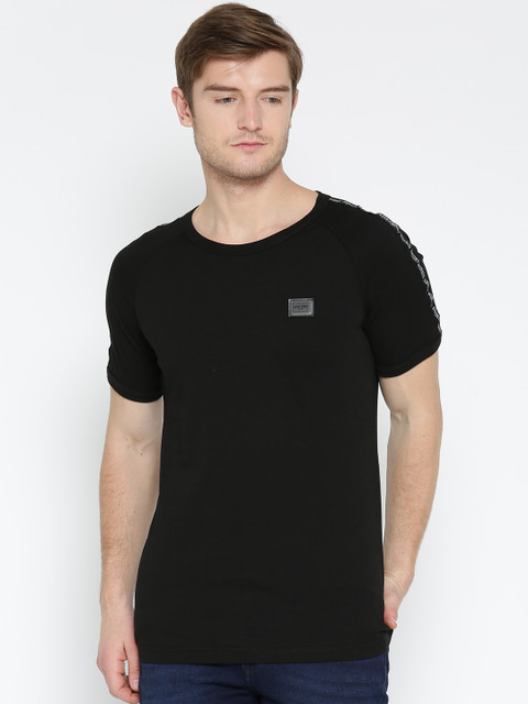 

Antony Morato Men Black Solid Round Neck T-shirt