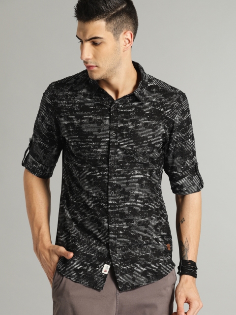 

Roadster Men Black & White Regular Fit Abstract Printed Casual Shirt