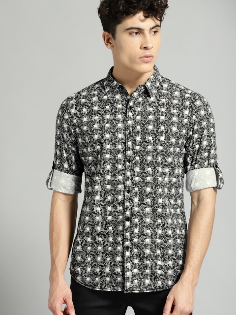 

Roadster Men Black & White Regular Fit Printed Casual Shirt