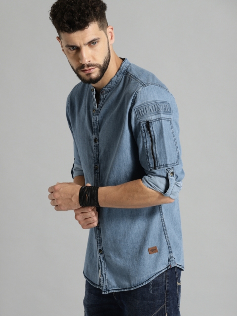

Roadster Men Blue Regular Fit Chambray Casual Shirt