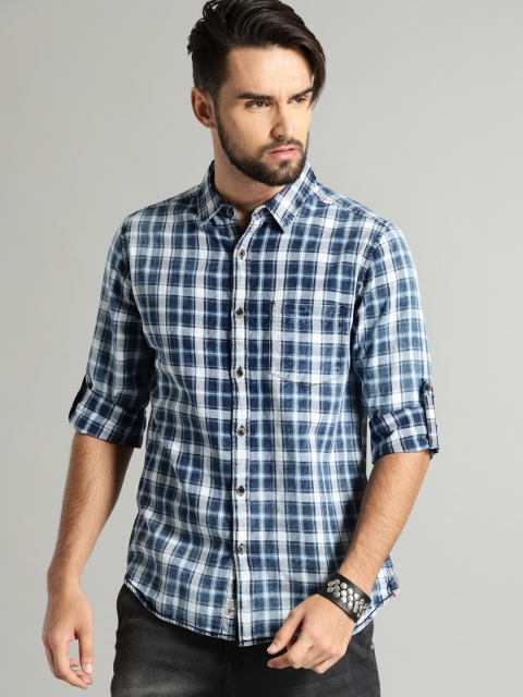 

Roadster Men Blue Regular Fit Checked Casual Shirt with Washed Effect