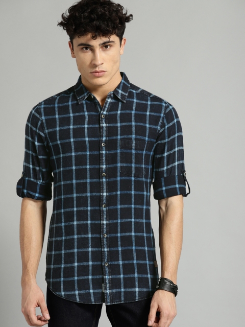 

Roadster Men Navy Regular Fit Checked Casual Shirt, Navy blue