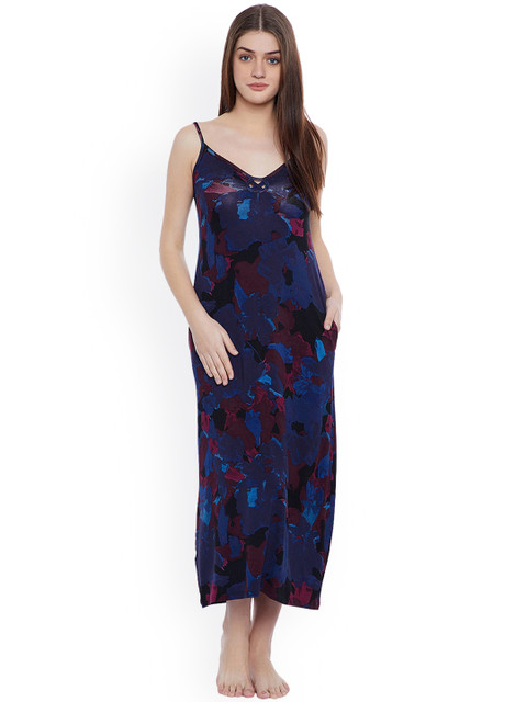 

Clovia Blue Printed Nightdress NS1036P08