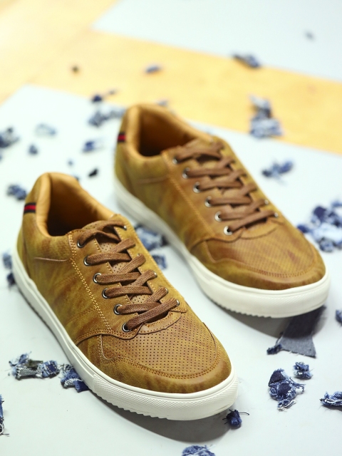 

LOCOMOTIVE Men Brown Sneakers