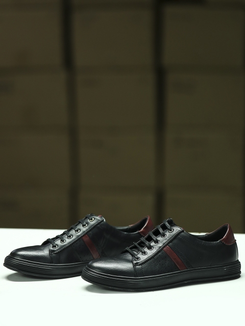 

LOCOMOTIVE Men Black Sneakers