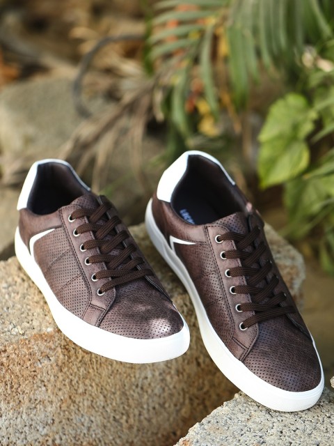 

LOCOMOTIVE Men Brown Sneakers