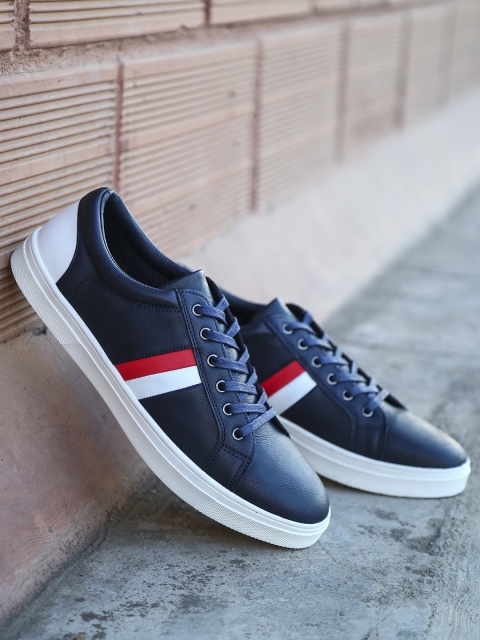 

LOCOMOTIVE Men Navy Blue Sneakers