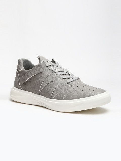 

LOCOMOTIVE Men Grey Sneakers