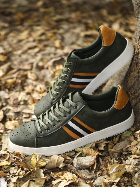 

LOCOMOTIVE Men Olive Green Perforated Sneakers