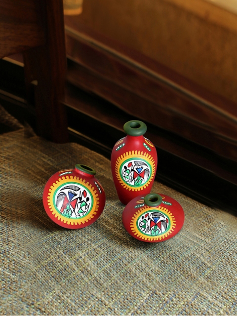 

ExclusiveLane Terracotta Warli Handpainted Miniature Red Pots (Set Of 3)