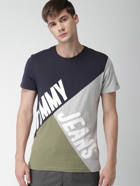 

Tommy Hilfiger Men Navy Blue Colourblocked Round Neck T-shirt
