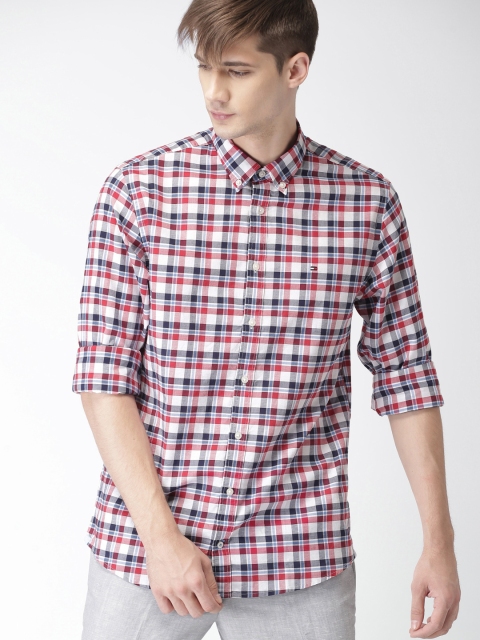 

Tommy Hilfiger Men Red & White Slim Fit Checked Casual Shirt