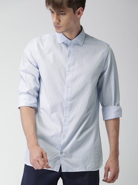 

Tommy Hilfiger Men Blue & White Slim Fit Striped Casual Shirt