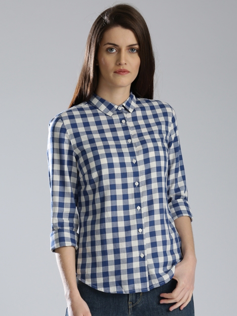 

Levis Women Blue & White Regular Fit Checked Casual Shirt