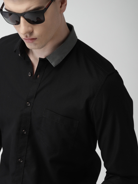 

Mast & Harbour Men Black Slim Fit Striped Casual Shirt