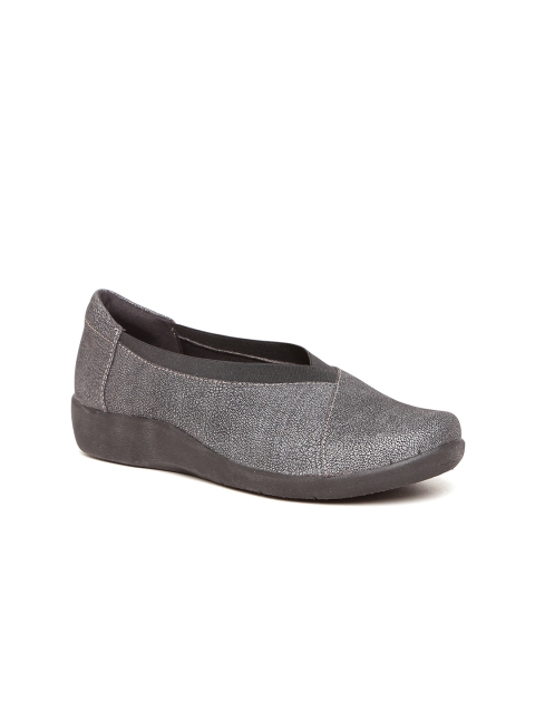 

Clarks Women Gunmetal-Toned Printed Slip-Ons, Metallic