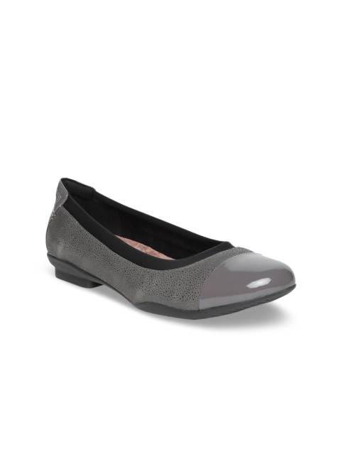 

Clarks Women Grey Printed Leather Ballerinas