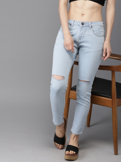 

HERE&NOW Women Blue Slim Fit Low-Rise Cropped Mildly Distressed Stretchable Jeans