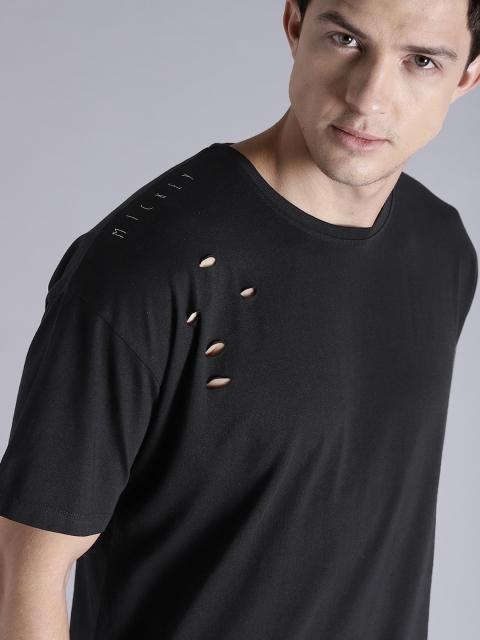 

Kook N Keech Disney Men Black Solid Longline T-shirt