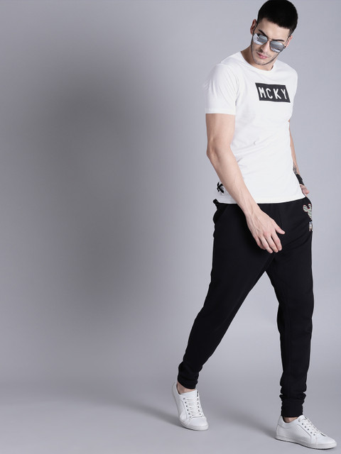 

Kook N Keech Disney Men White Printed Round Neck T-shirt