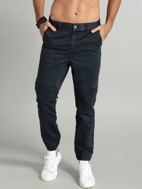 

Roadster Men Blue Carrot Fit Mid-Rise Clean Look Stretchable Jogger Jeans