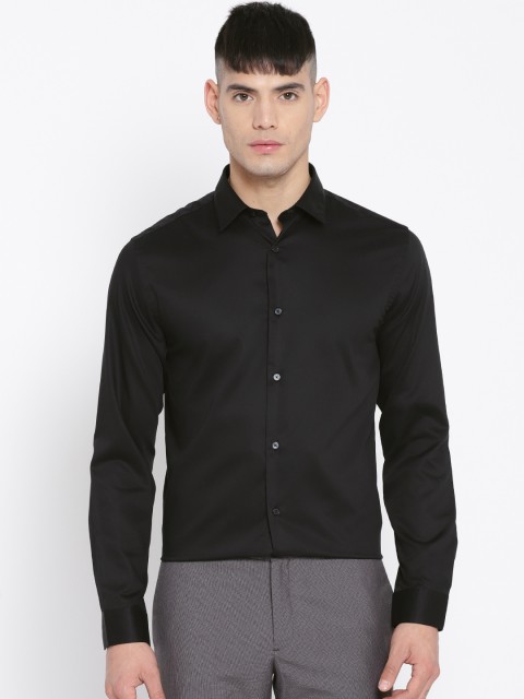 

Jack & Jones Men Black Regular Fit Solid Smart Casual Shirt
