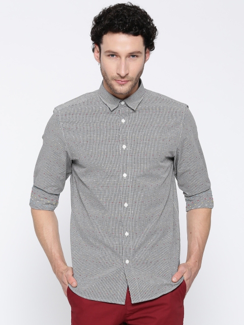 

Jack & Jones Men Black & Off-White Slim Fit Checked Casual Shirt