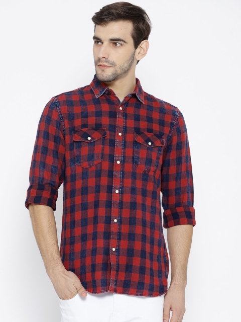 

Jack & Jones Men Red & Navy Blue Regular Fit Checked Casual Shirt