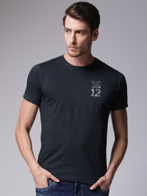 

YWC Men Navy Blue Solid Round Neck T-shirt